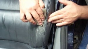 очистка и востановление кожи автомобильного салона