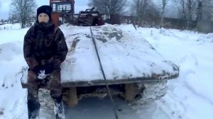 Нашли трактор в лесу