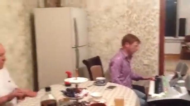 Махмуд в гостях у друзей