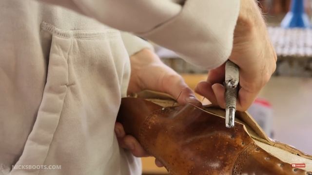 World's Most EXPENSIVE Work Boot! How It's Made: Nicks Handmade Boots - Shell Cordovan Boot смотреть онлайн