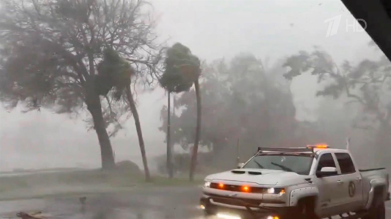 В американской Флориде устраняют последствия урагана "Идалия"