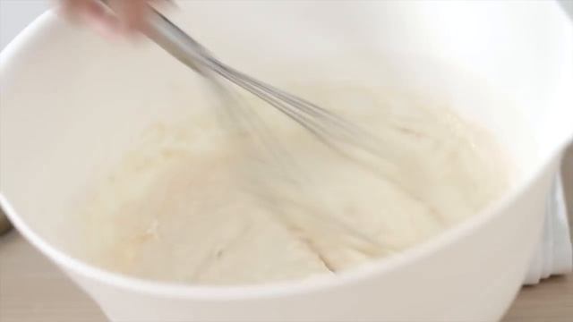 Супер пышные и вкусные оладьи на кефире! Семейный рецепт оладушек