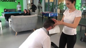 Head Massage In The Office By Mass Massage ⧸ ASMR massage chair massage