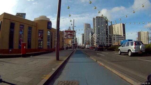 From Stratford to Whitechapel Nr.1 With Git up Git2 on the Green line смотреть онлайн