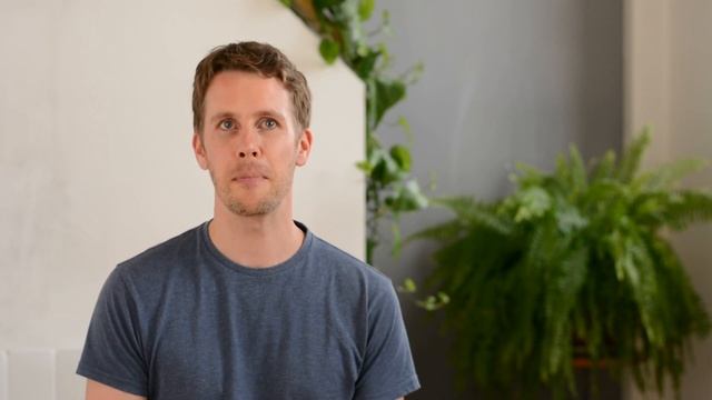 Karl Marx - The Communist Manifesto | Political Philosophy смотреть онлайн