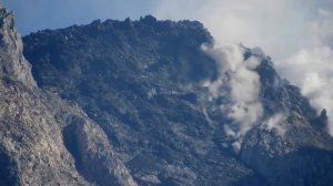 DETIK-DETIK GUGURAN LAVA dari Kubah Tengah Gunung Merapi Hari Ini || Live Gunung Merapi Terkini