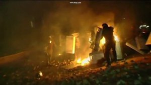 В беркут влучив коктейль молотова(In Berkut hit Molotov Cocktail)