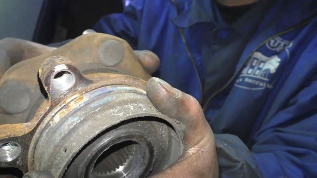 Замена передний ступицы и сальника АКПП. Ниссан Мурано 2019г смотреть онлайн