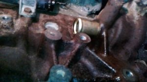 шевроле ланос течь антифриза на а15sms сзади помпы