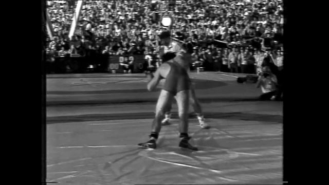 Абдусамад ГАМИДОВ против Лукмана ЖАБРАИЛОВА на чемпионате СССР по вольной борьбе 1989 года смотреть онлайн