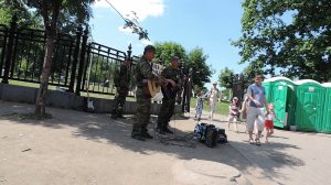 Москва Песня у входа в Музей Космонавтики 23 мая 2014