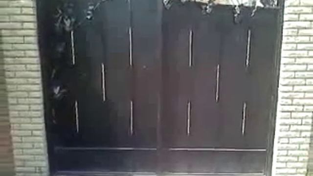 Фигурные кованые узоры на воротах. смотреть онлайн