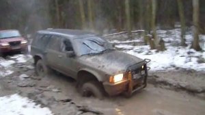 Toyota 4runner пробивает дорогу