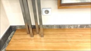 Зеркало в прихожую из массива ясеня с подсветкой