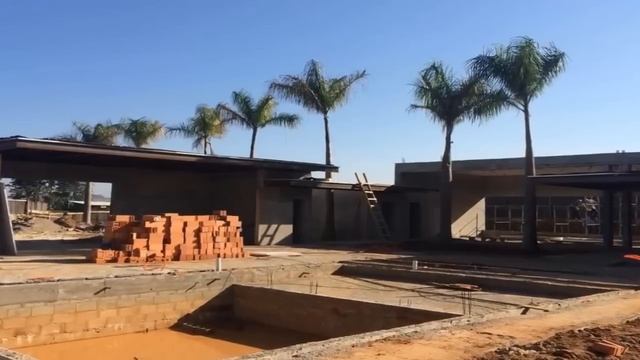 Lobisomem não me atacou porque já tinha uma presa em suas garras смотреть онлайн