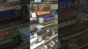 УНИВЕРМАГ МОСКОВСКИЙ /ОБЗОР