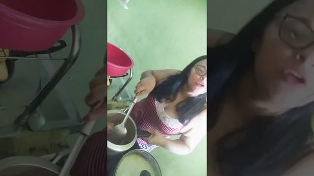 "Receita fácil e deliciosa de lombo de porco com batatas e molho"