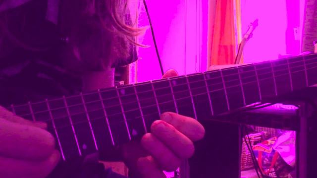 Hey I have a new Metal guitar! смотреть онлайн