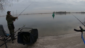 РЫБАЛКА ФИДЕРОМ НА РЕКЕ С БЫСТРЫМ ТЕЧЕНИЕМ И БОЛЬШОЙ ГЛУБИНОЙ. ВЕСЕННЯЯ РЫБАЛКА. ШМАТ.