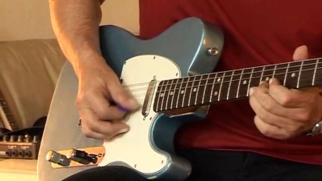 Fender Telecaster 1971 with Excalibur Analog Delay AD-350 смотреть онлайн