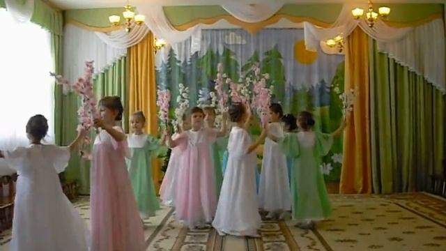 "Яблони в цвету"   танец ДОУ №6
