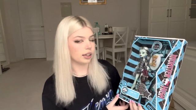 Посылка из Америки на 30 тысяч | 5 новых кукол Monster High смотреть онлайн
