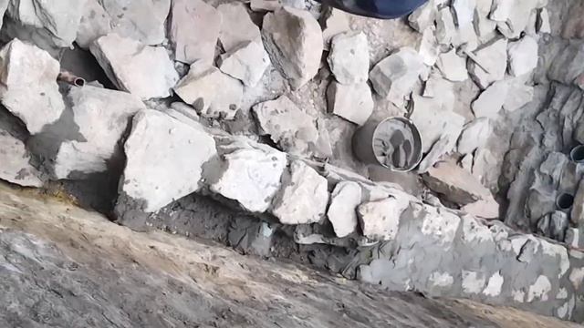 Обложил глубокую сливную яму камнем. #работа #таймлапс #рекомендации #тренды #залипательноевидео