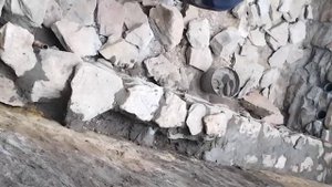 Обложил глубокую сливную яму камнем. #работа #таймлапс #рекомендации #тренды #залипательноевидео