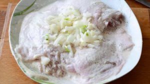 Шашлык из куриных бедрышек с луком - пальчики оближешь!
