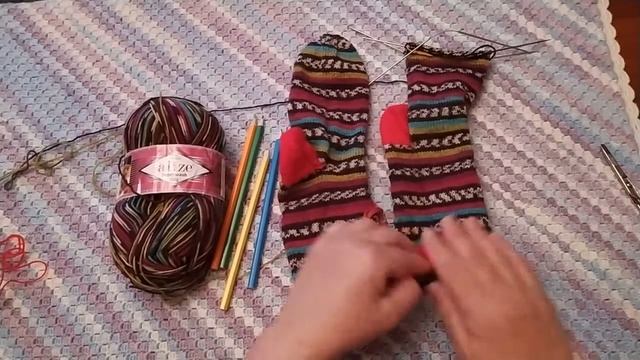 СП- "Цветные истории"- красная неделя.//готовая работа//носки Бычок. смотреть онлайн