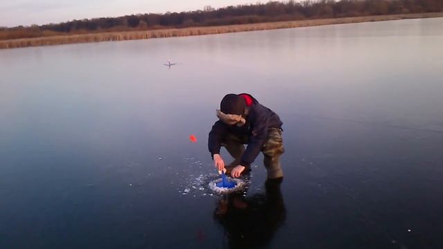 Жерлицы на озере. Рыбалка 20.11.2016. смотреть онлайн