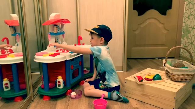 Володар играет в кафе с детской кухней смотреть онлайн