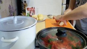 Суп из свиных рёбрышек со сладким перцем. Сытное и быстрое первое блюдо.