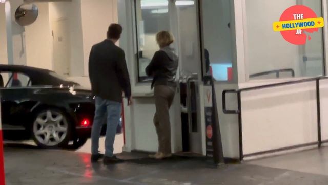 SHARON STONE IS ALL SMILES WHILE DINING AND SHOPPING IN THE 90210!!! смотреть онлайн