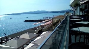 Геленджик.01.06.24. Оборудованный пляж у ресторана.