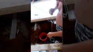 Очистка скважины от ила и песка.Полторашкой