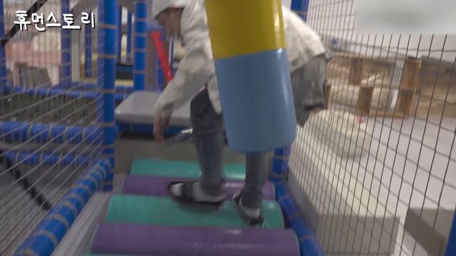 30대 가장이 딸을 위해 한달에 1억씩 쓰는 이유 [아웃사이더] смотреть онлайн