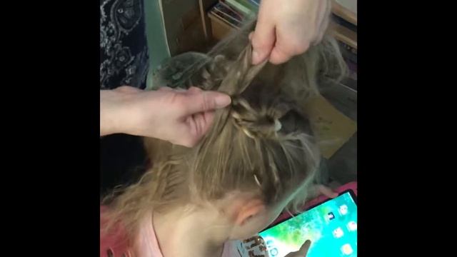 Double braided buns hairstyle. Два пучка из французских косичек - прическа