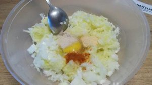 Пышные дрожжевые кабачковые оладьи
