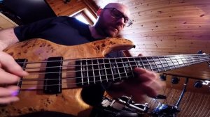 Europe - The Final Countdown guitar solo performance on bass w/ tabs