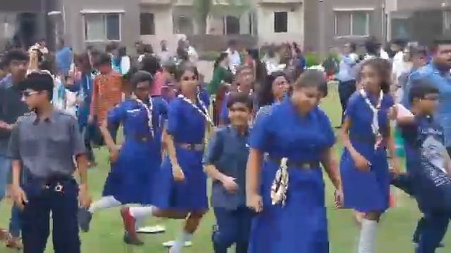 Diamond jubilee celebration at garden housing смотреть онлайн