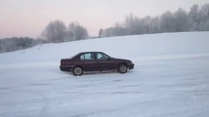Opel Omega A snow Drift