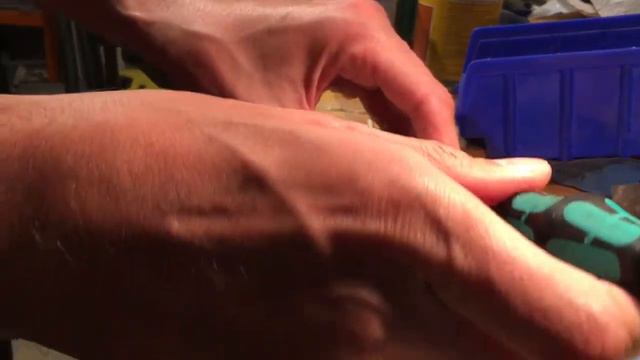 Cyber Champ #1 Remove the scales. Victorinox Mod смотреть онлайн