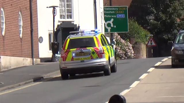 West Midlands Ambulance Service Rapid Response Vehicle Honda CR-V on shout смотреть онлайн