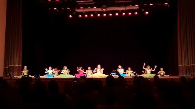 Лялечка танцует, лялечка поет - танец (студии MIRIDANCE) смотреть онлайн