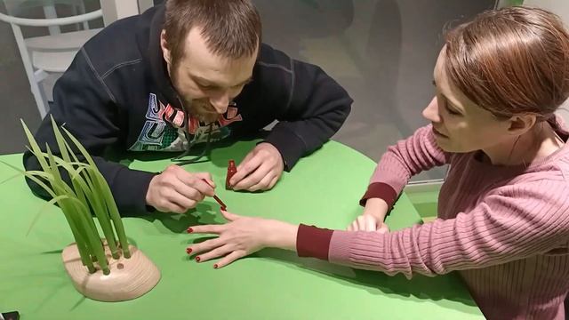 ФИНИСТ. Оптрон и маникюр смотреть онлайн