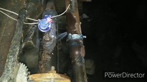 Аварийка. Свищь горячей воды, хомут.