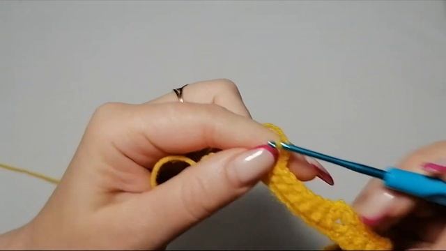 Как вязать платье для куклы крючком.1 часть Платье с рюшами крючком для Паолы Платье связано крючко