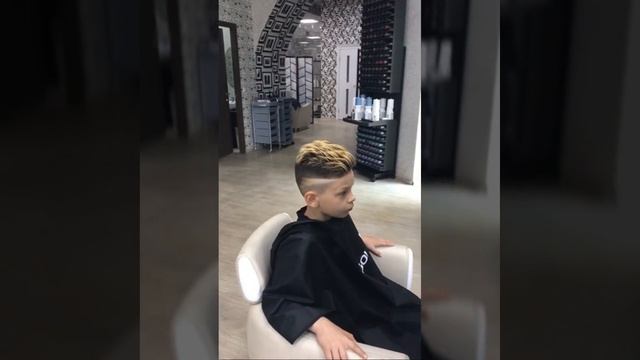 стрижка для футболиста