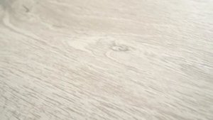 Ламинат Egger Large 8/32 Дуб Уолтем белый - обзор дизайна и оценка эксперта